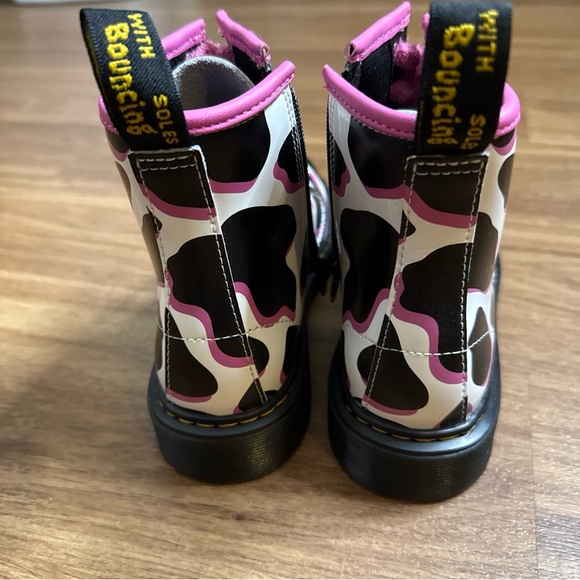 Dr. Martens 1460 youth size 4 cow print‎ patent lamper leather boots - Picture 3 of 6